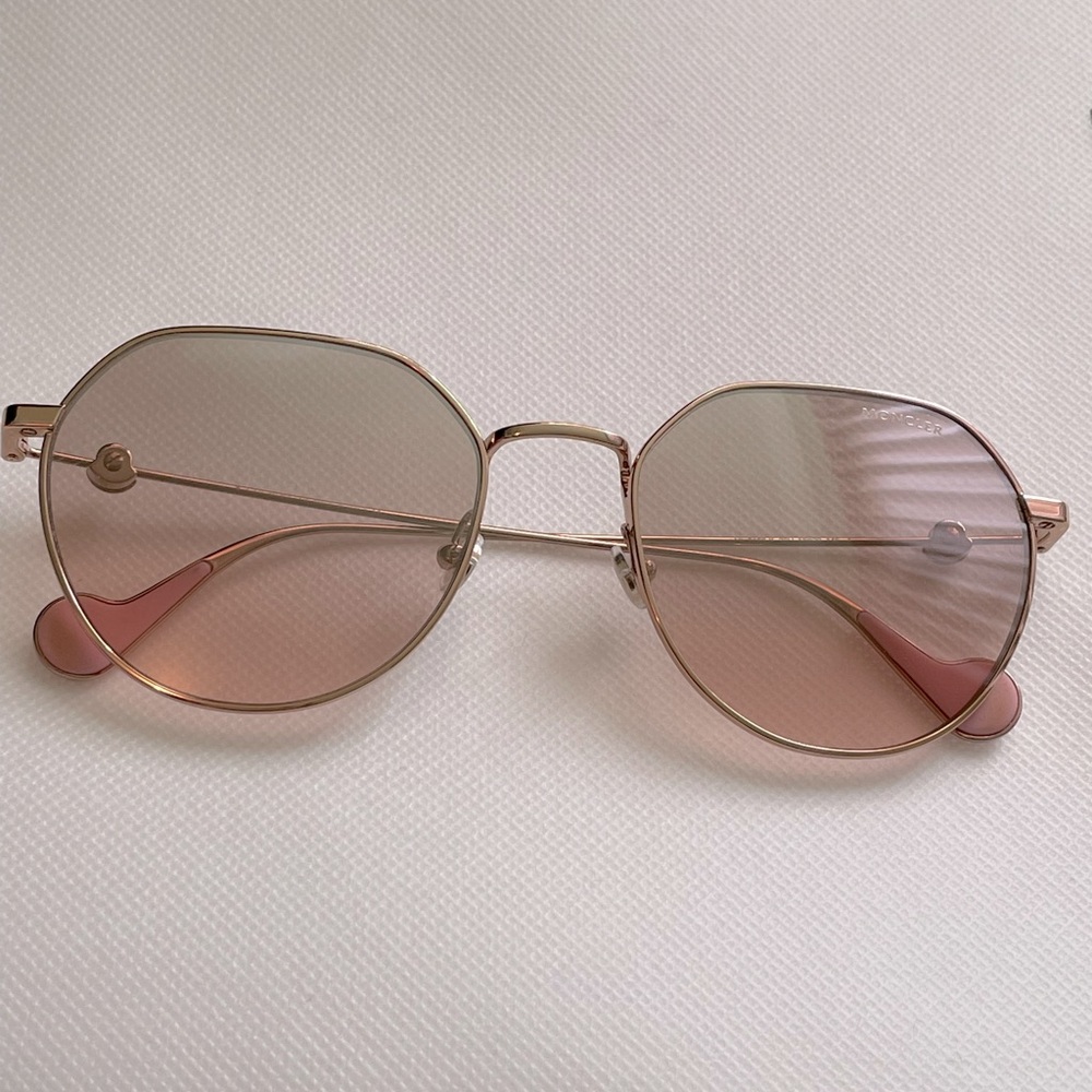 100% Authentic Moncler Logo Sunglasses - like new!